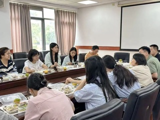 活动回顾|师生暖聚启新程——本科新生午餐沙龙会顺利举行